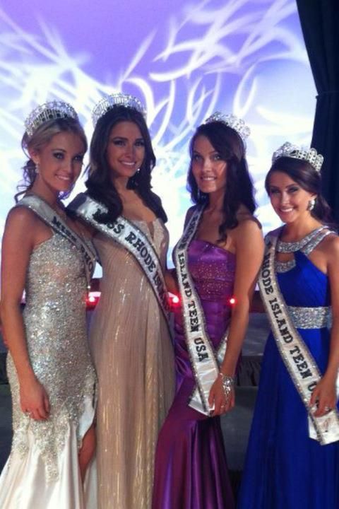 Olivia Culpo With RI 2011 queens and RI Teen USA 2012